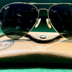 Vintage Ray-Ban Classic B&L 1970s Gold Aviators